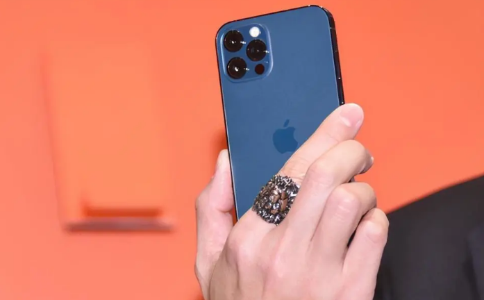 泸州苹果手机维修分享iPhone12系列重启方法教程 